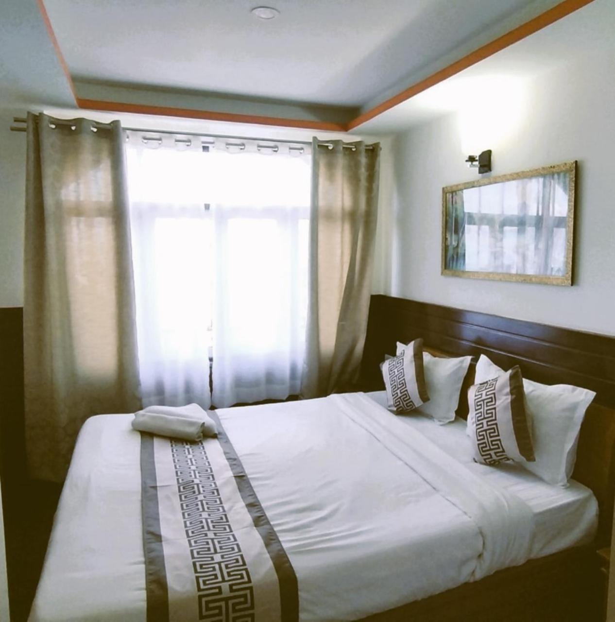 Hotel Kasturi Palace & Restaurant Darjeeling Darjeeling  Exterior photo