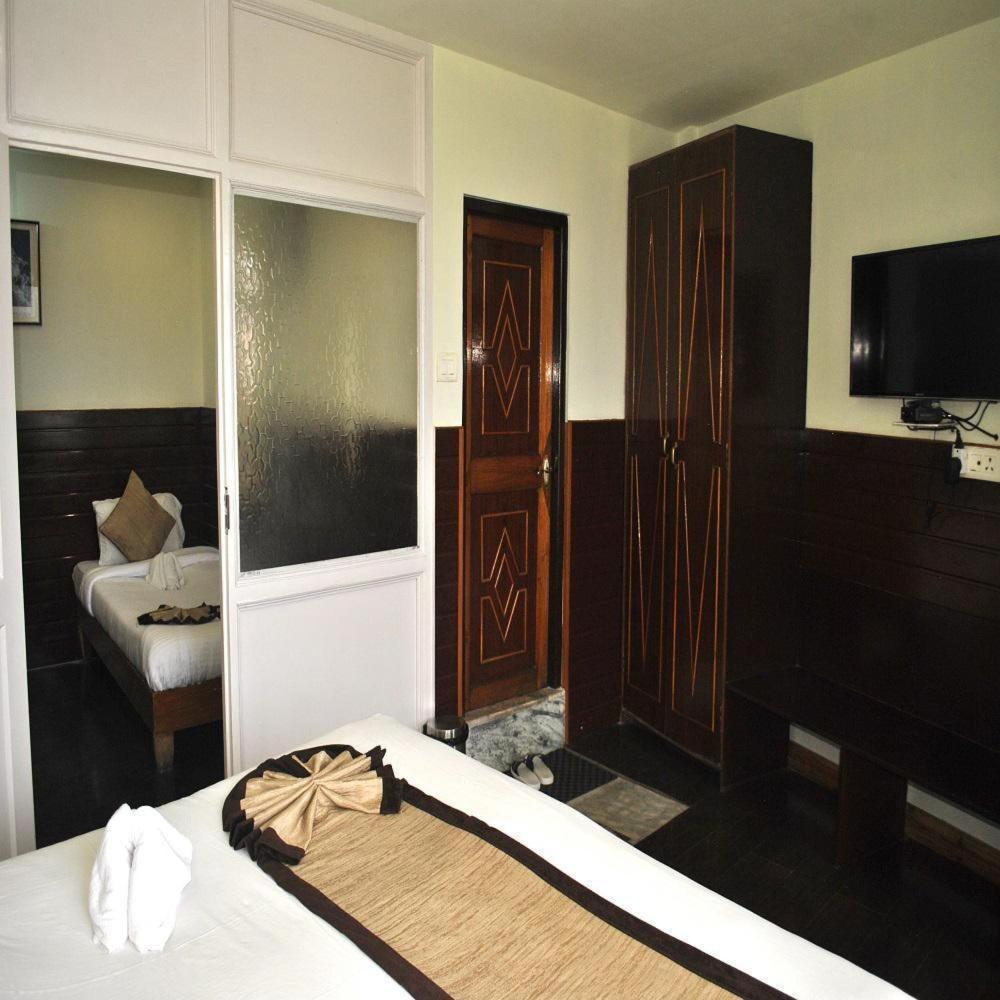 Hotel Kasturi Palace & Restaurant Darjeeling Darjeeling  Exterior photo