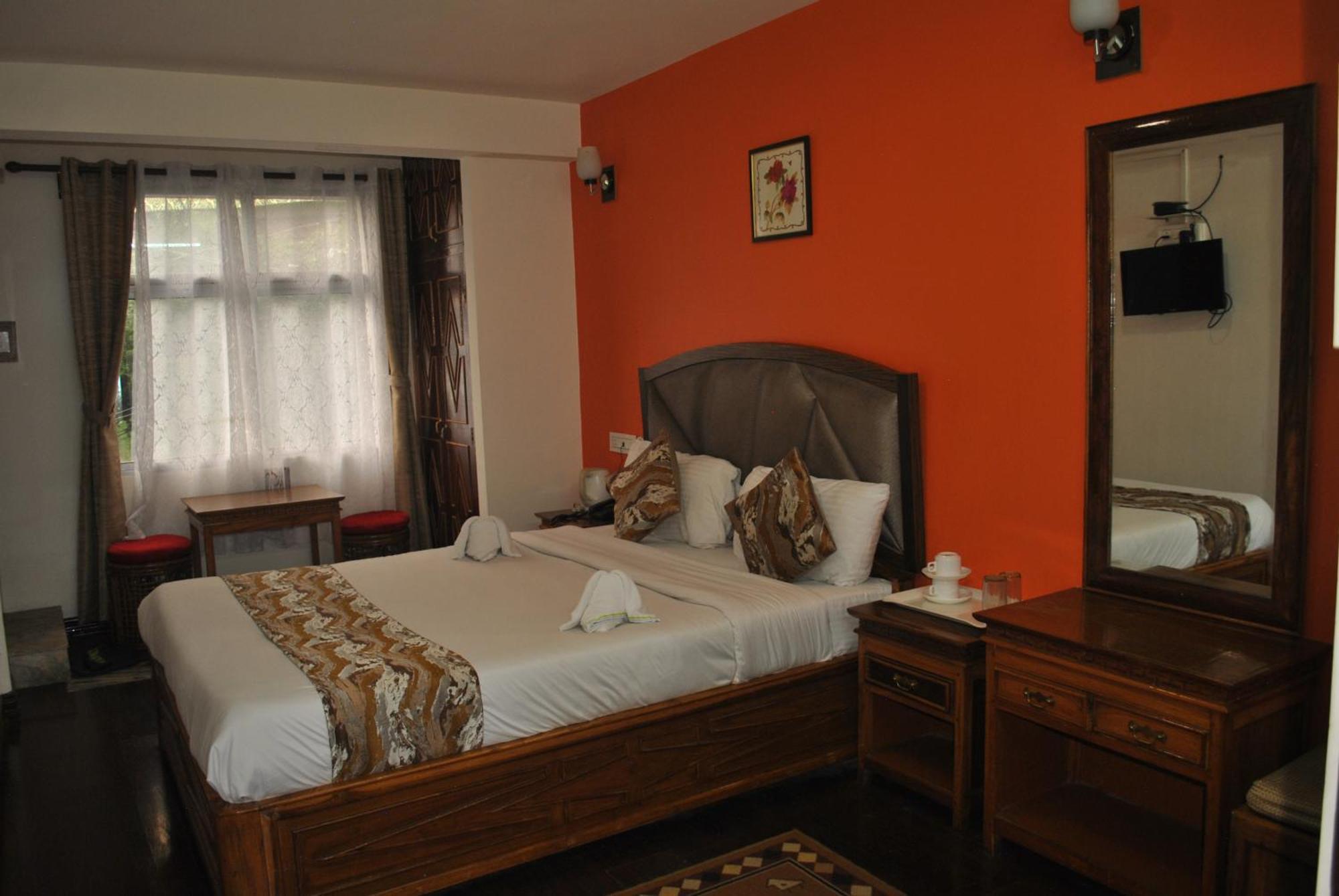Hotel Kasturi Palace & Restaurant Darjeeling Darjeeling  Exterior photo