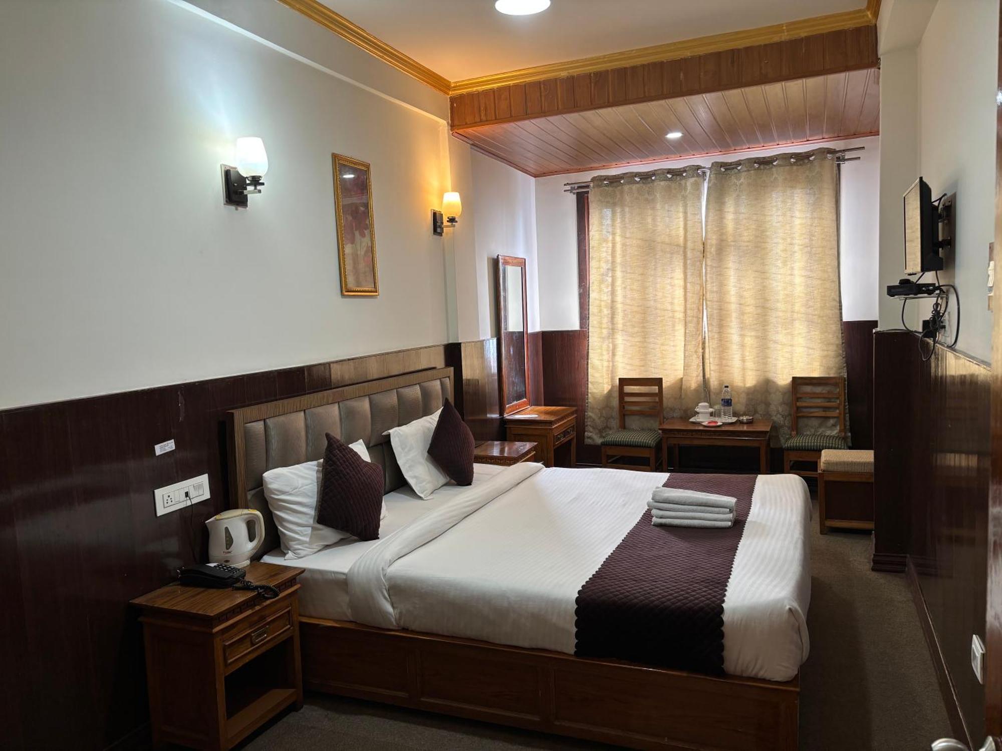 Hotel Kasturi Palace & Restaurant Darjeeling Darjeeling  Exterior photo