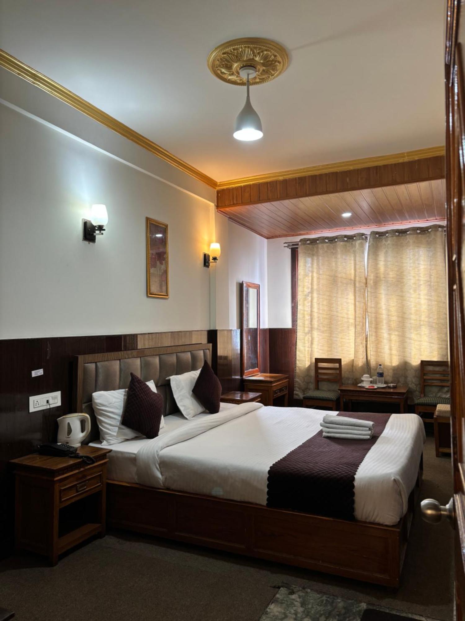 Hotel Kasturi Palace & Restaurant Darjeeling Darjeeling  Exterior photo