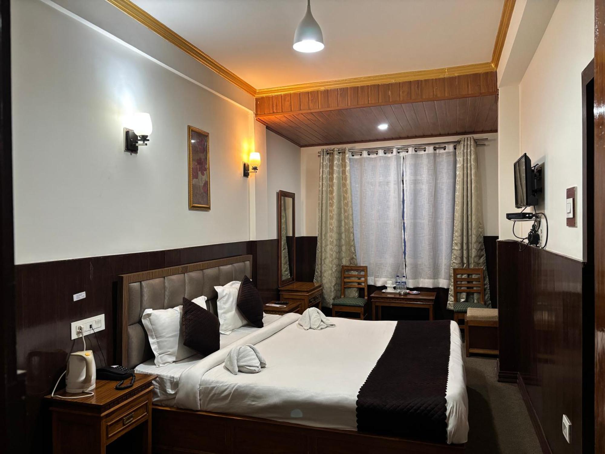 Hotel Kasturi Palace & Restaurant Darjeeling Darjeeling  Exterior photo