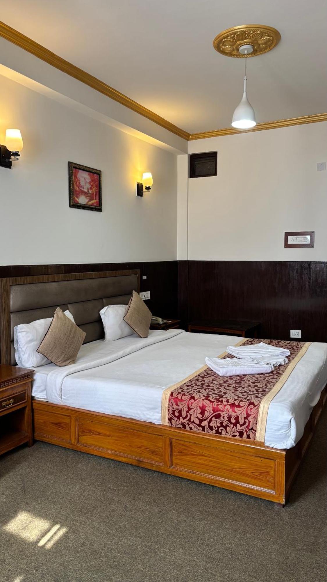 Hotel Kasturi Palace & Restaurant Darjeeling Darjeeling  Exterior photo