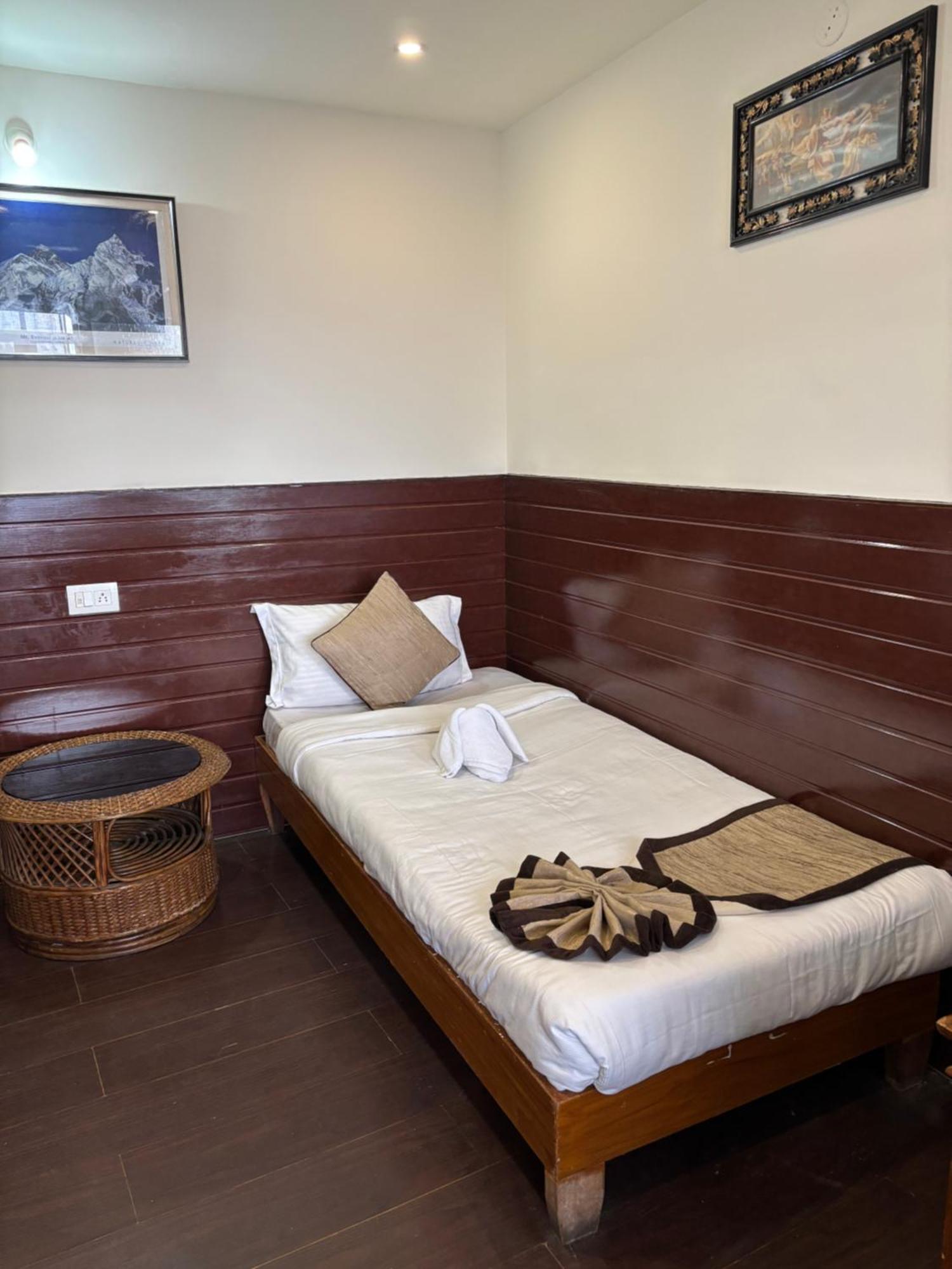 Hotel Kasturi Palace & Restaurant Darjeeling Darjeeling  Exterior photo