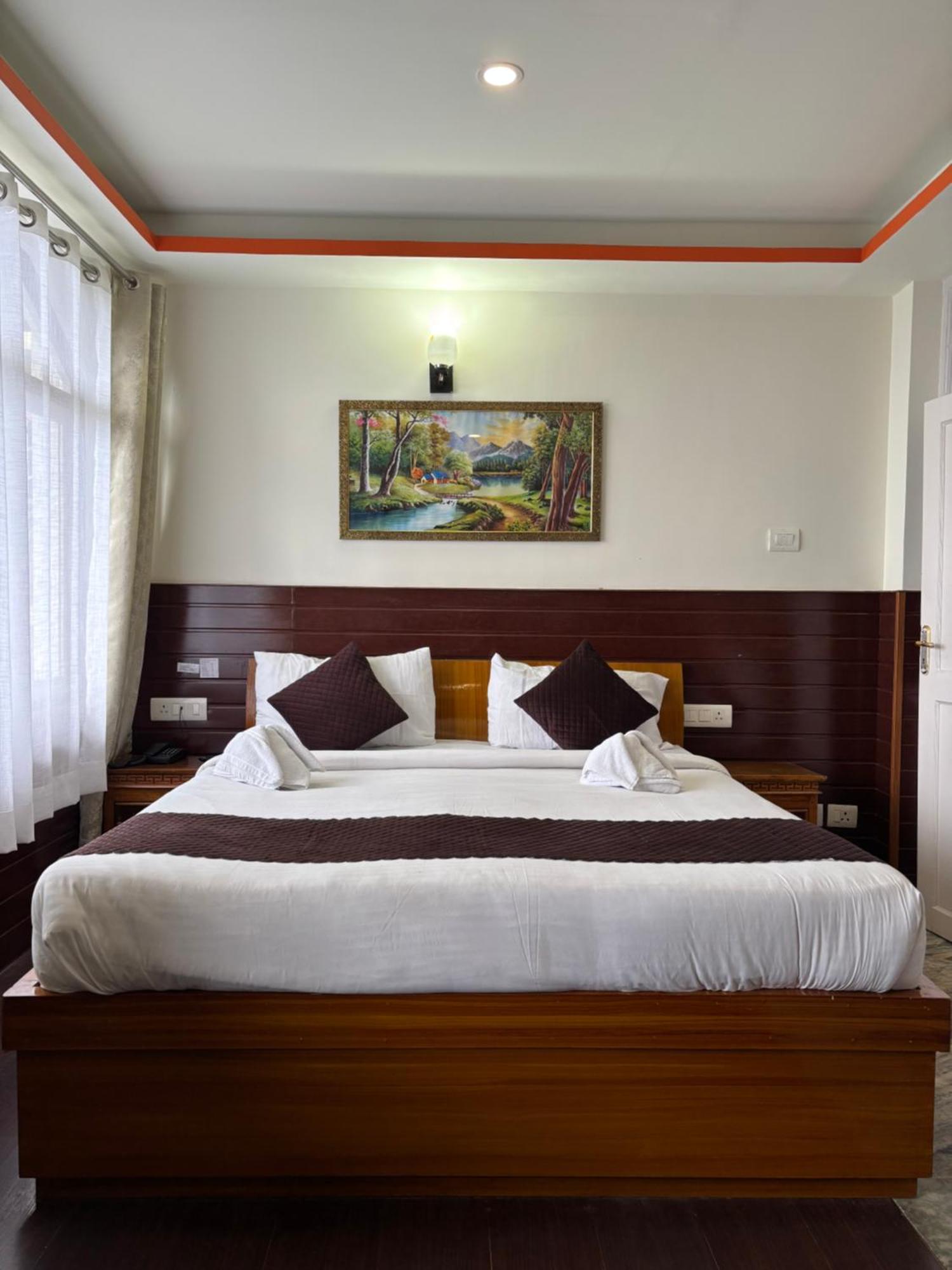 Hotel Kasturi Palace & Restaurant Darjeeling Darjeeling  Exterior photo