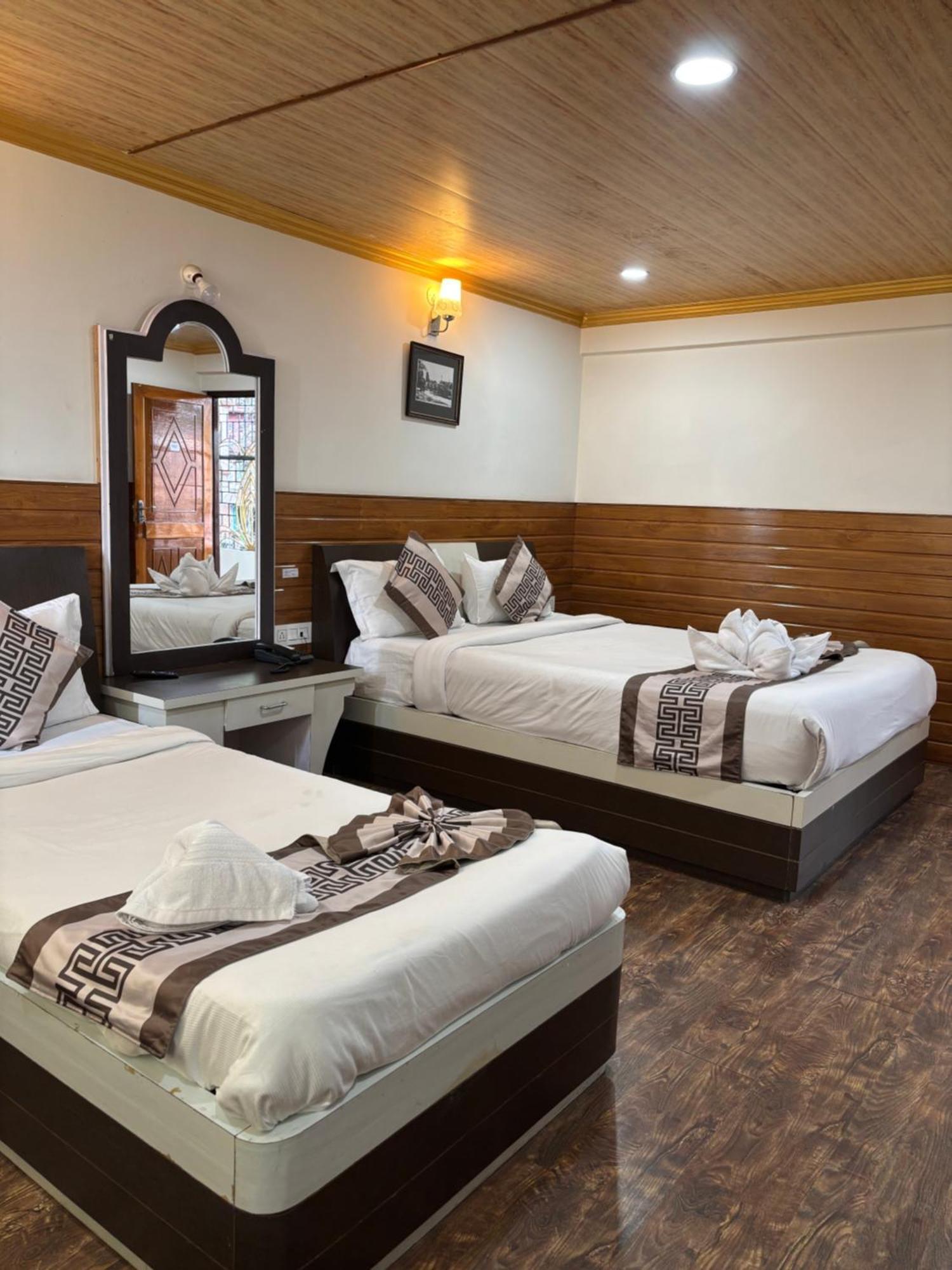 Hotel Kasturi Palace & Restaurant Darjeeling Darjeeling  Exterior photo