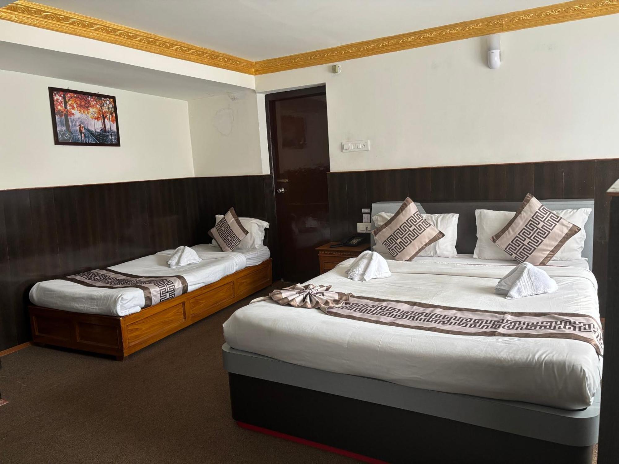 Hotel Kasturi Palace & Restaurant Darjeeling Darjeeling  Exterior photo