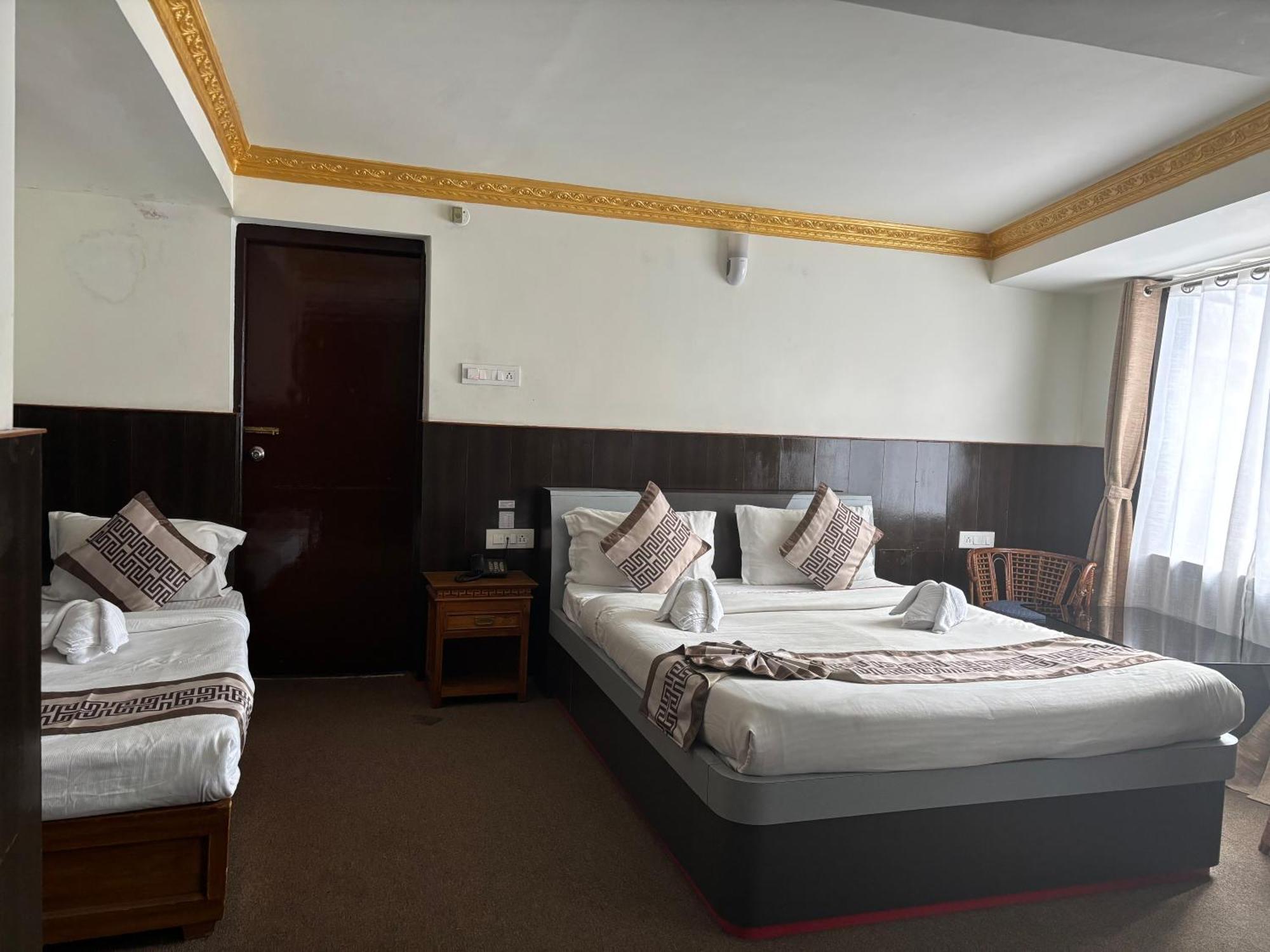 Hotel Kasturi Palace & Restaurant Darjeeling Darjeeling  Exterior photo