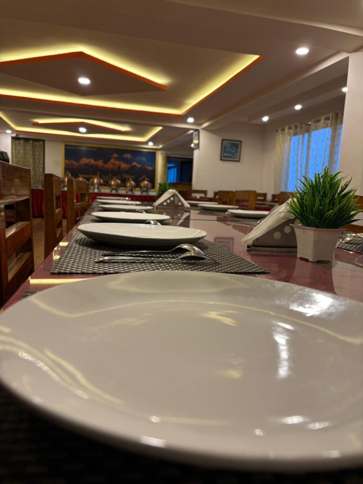 Hotel Kasturi Palace & Restaurant Darjeeling Darjeeling  Exterior photo