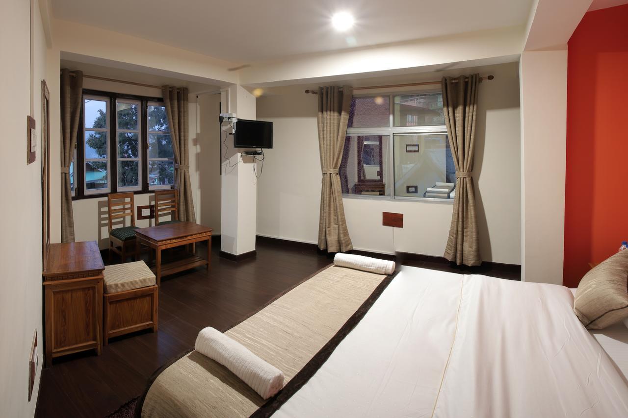 Hotel Kasturi Palace & Restaurant Darjeeling Darjeeling  Exterior photo